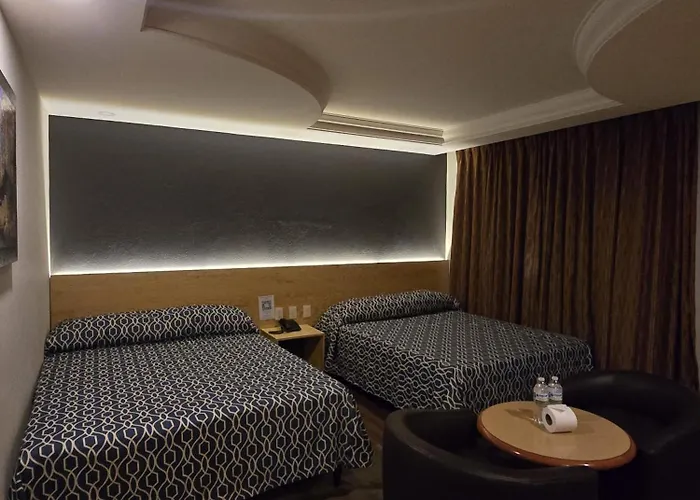 Hotel Y Gran Via, Tultitlan
