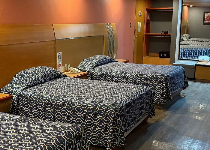 Hotel Y Gran Via, Tultitlan