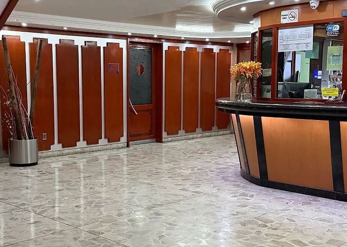 Hotel Y Gran Via, Tultitlan 3*