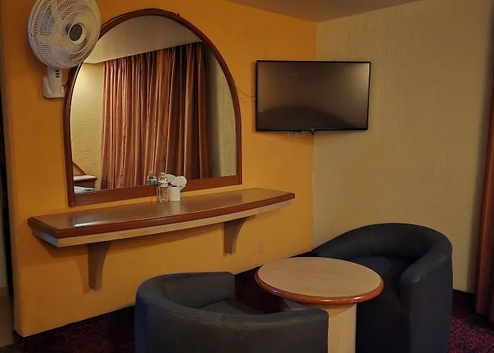 Y Gran Via, Tultitlan Hotel 3*